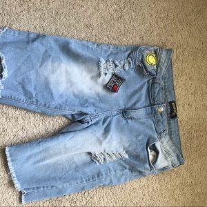 Sticker jean shorts